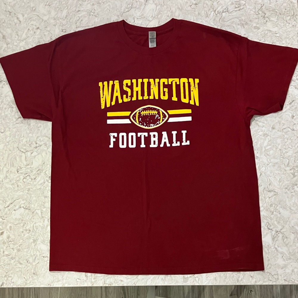 Washington Commanders Men’s XL Tee, NWOT
